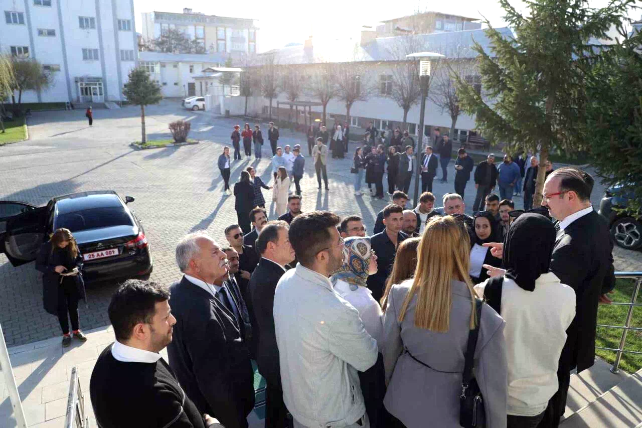 Rektör Hacımüftüoğlu’ndan Horasan ve Pasinler ziyaretlerinde ortak akıl vurgusu