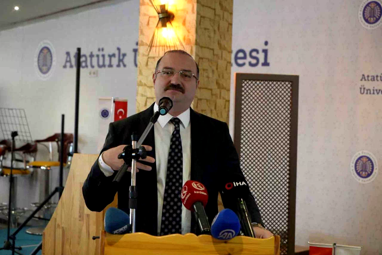 Rektör Hacımüftüoğlu; “Üniversite-basın iş birliğini güçlendirmeyi önemsiyoruz”