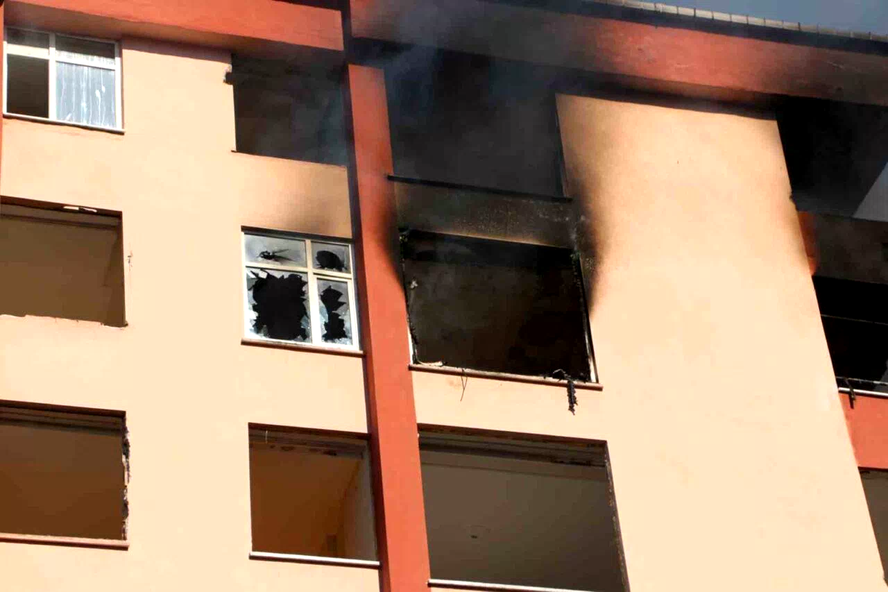 Rize’de boş binada yangın çıktı