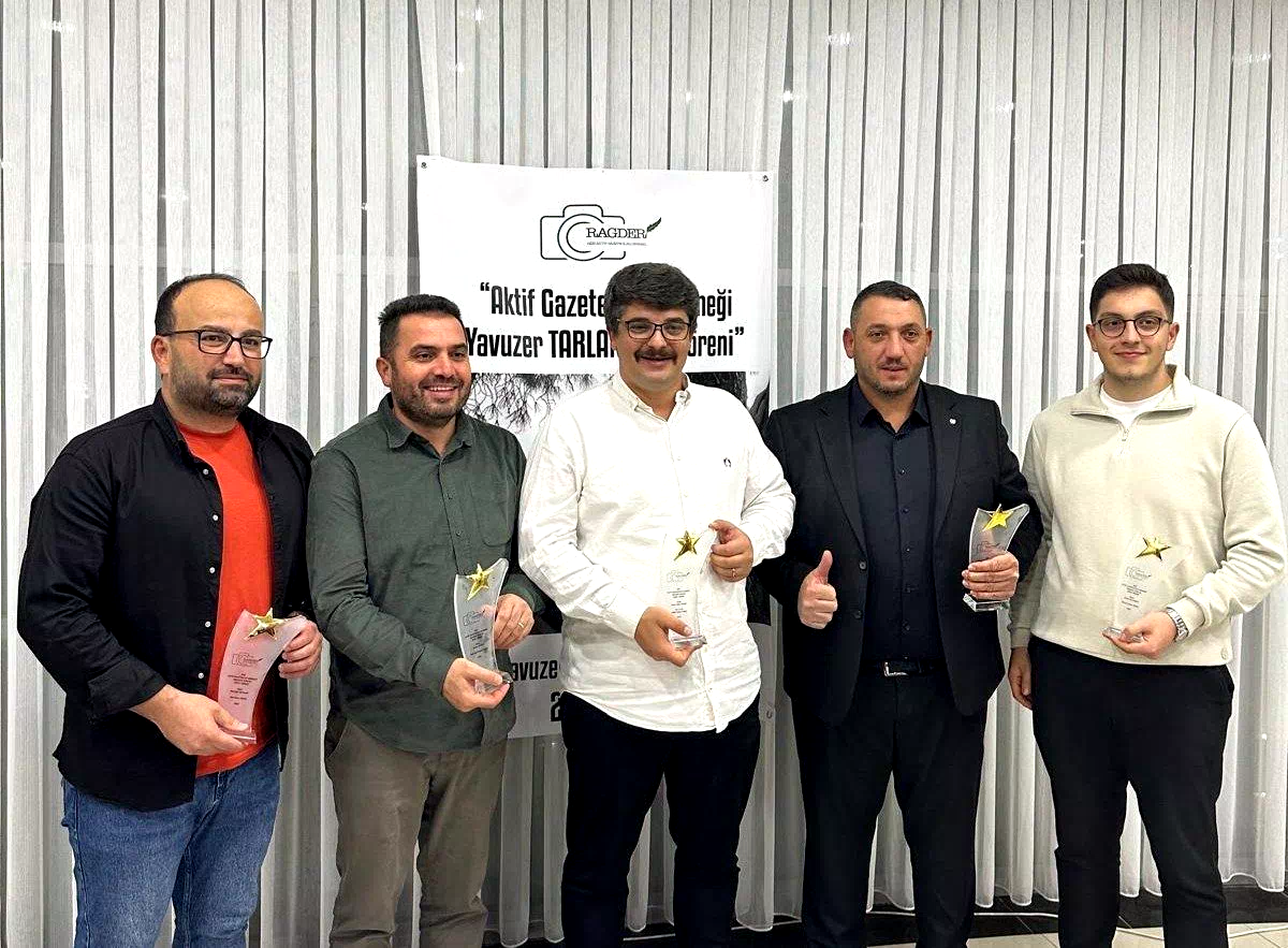 Rize’de gazeteci Yavuzer Tarlan anısına ödül töreni düzenlendi