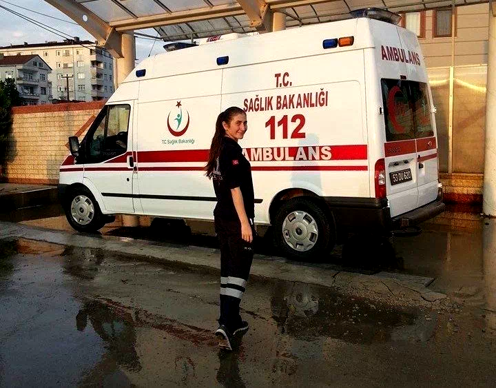Rize’de kamyonetin çarptığı paramedik 5 günlük yaşam mücadelesini kaybetti
