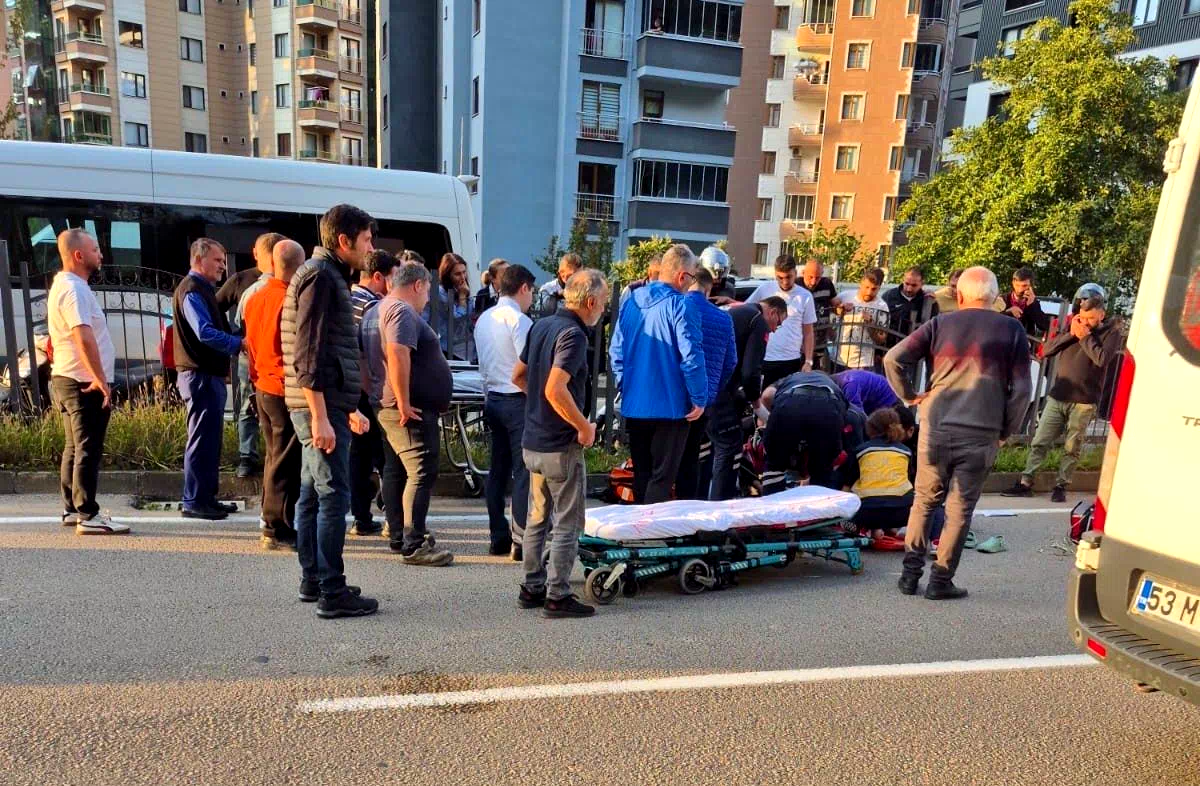 Rize’de kamyonetin çarptığı paramedik ağır yaralandı