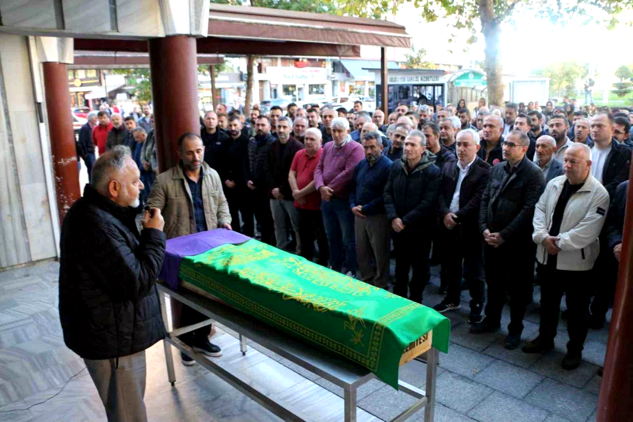Rize’de kamyonetin çarptığı paramedik için hüzünlü veda