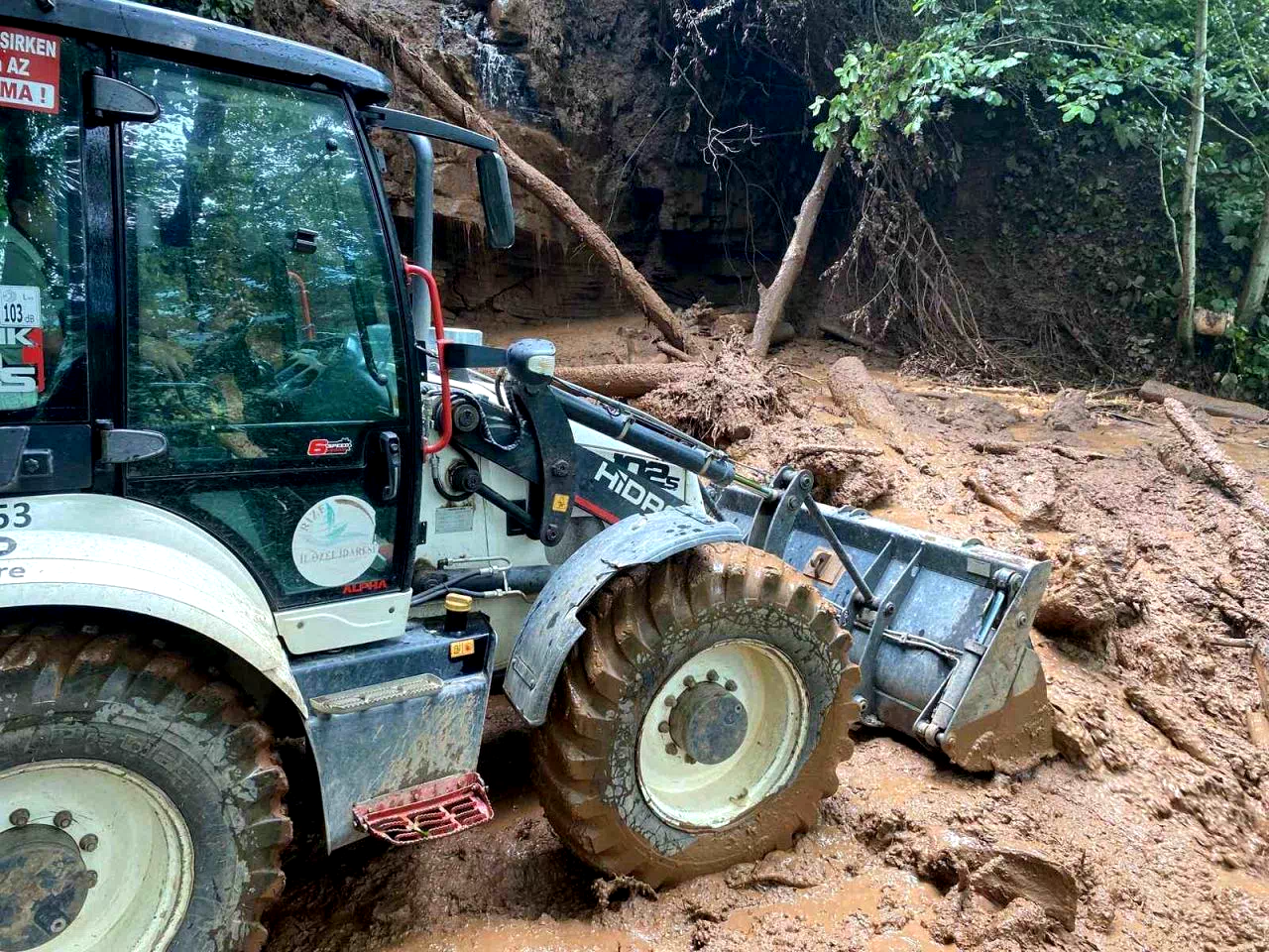 Rize’de şiddetli yağışlar hayatı olumsuz etkiledi