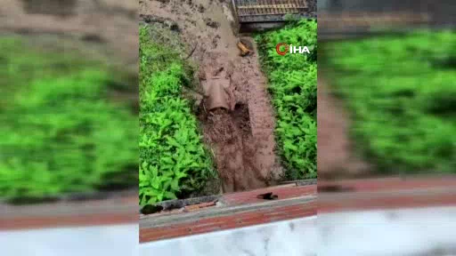 Rize’de şiddetli yağışlar heyelan ve su taşkınlarına neden oldu
