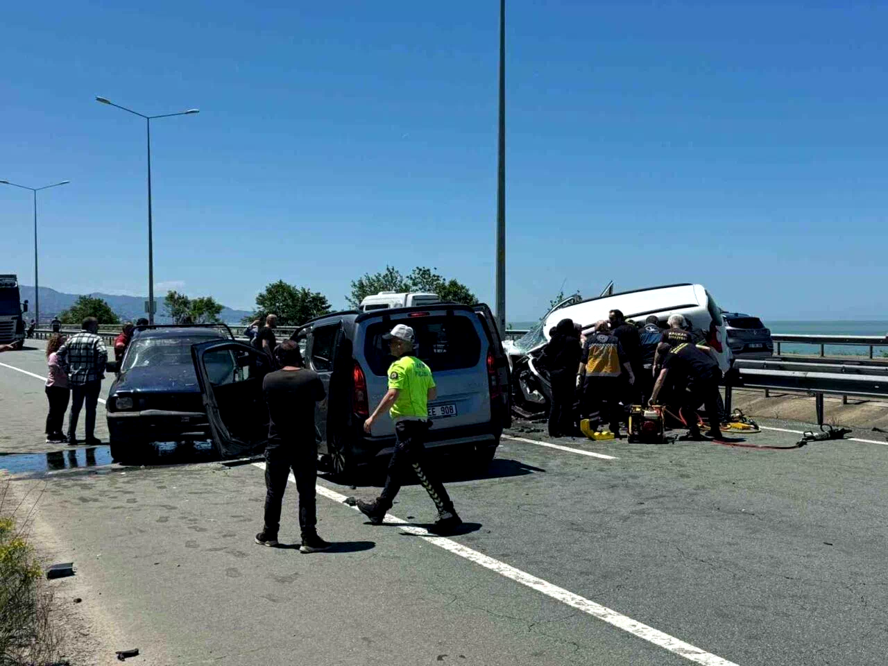 Rize’de ters yöne giren yaşlı sürücü kazaya neden oldu: 2 ölü, 3 yaralı