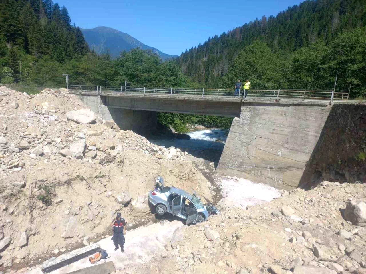 Rize’deki kazada 2’si çocuk 5 kişi yaralandı