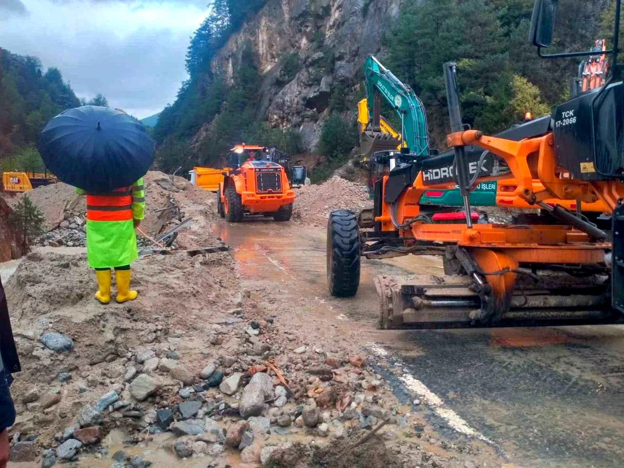 Rize-Erzurum kara yolu ulaşıma açıldı