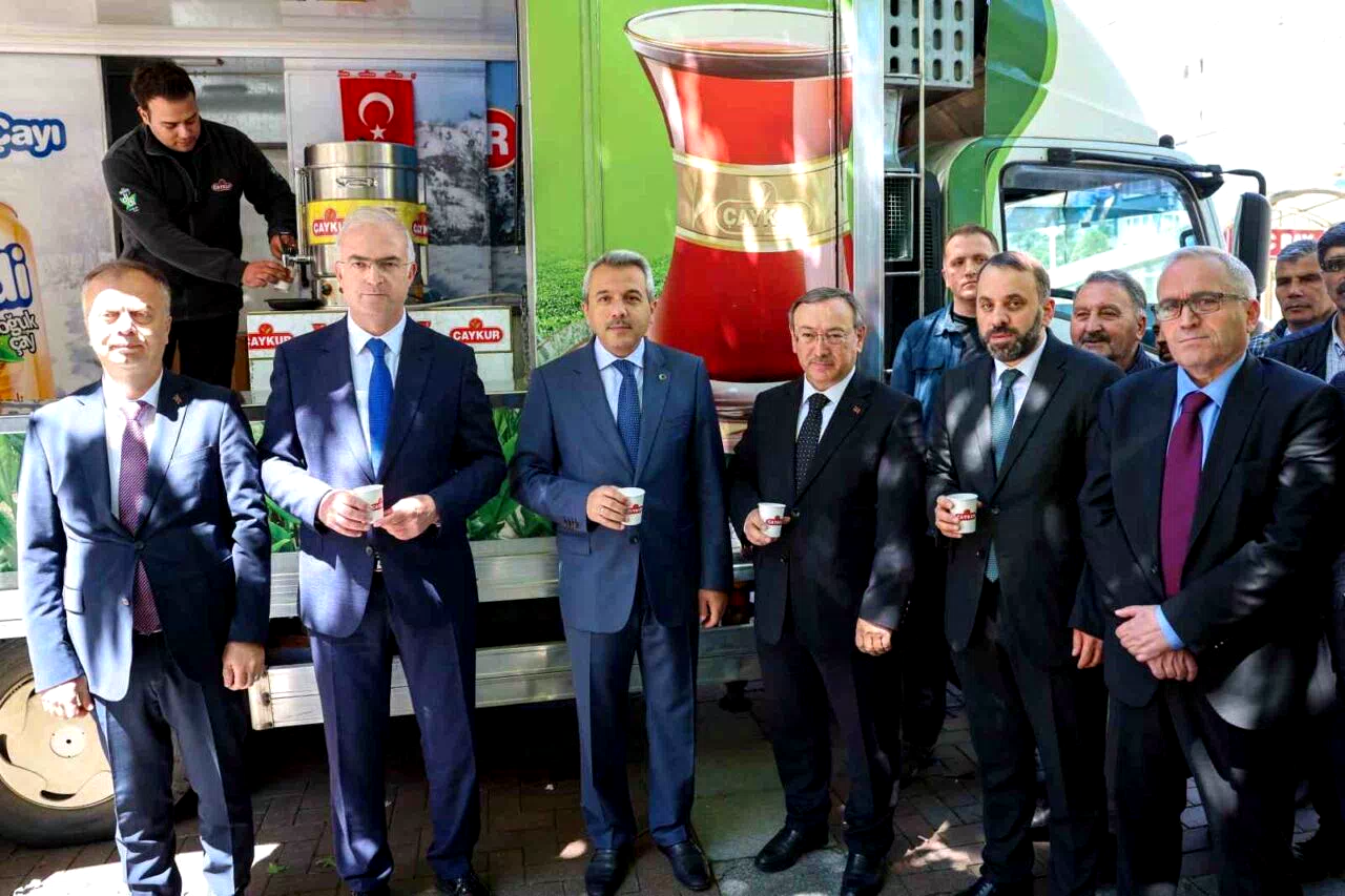 Rize Valisi İhsan Selim Baydaş: “Yağmur ve çay Rize için Allah’ın büyük bir nimeti”