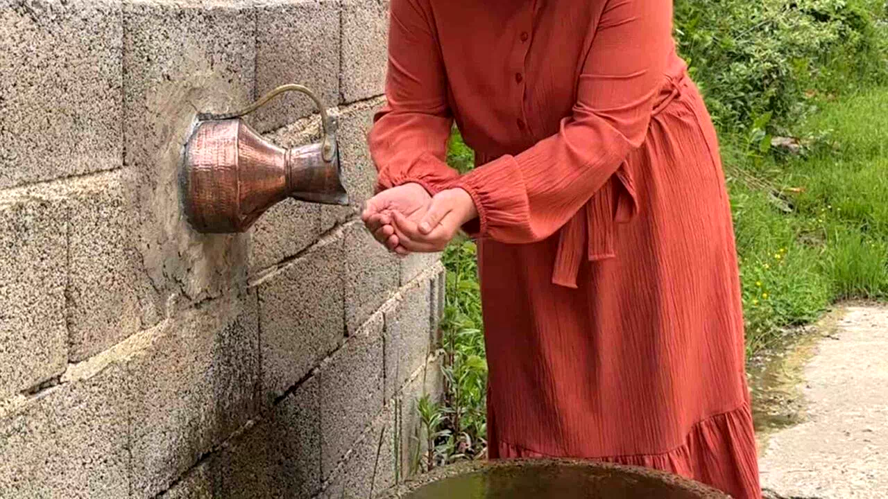 Rizeli’nin güğümden çeşmesi ilgi çekiyor