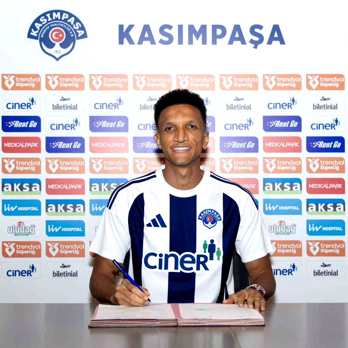 Rodrigo Becao resmen Kasımpaşa’da