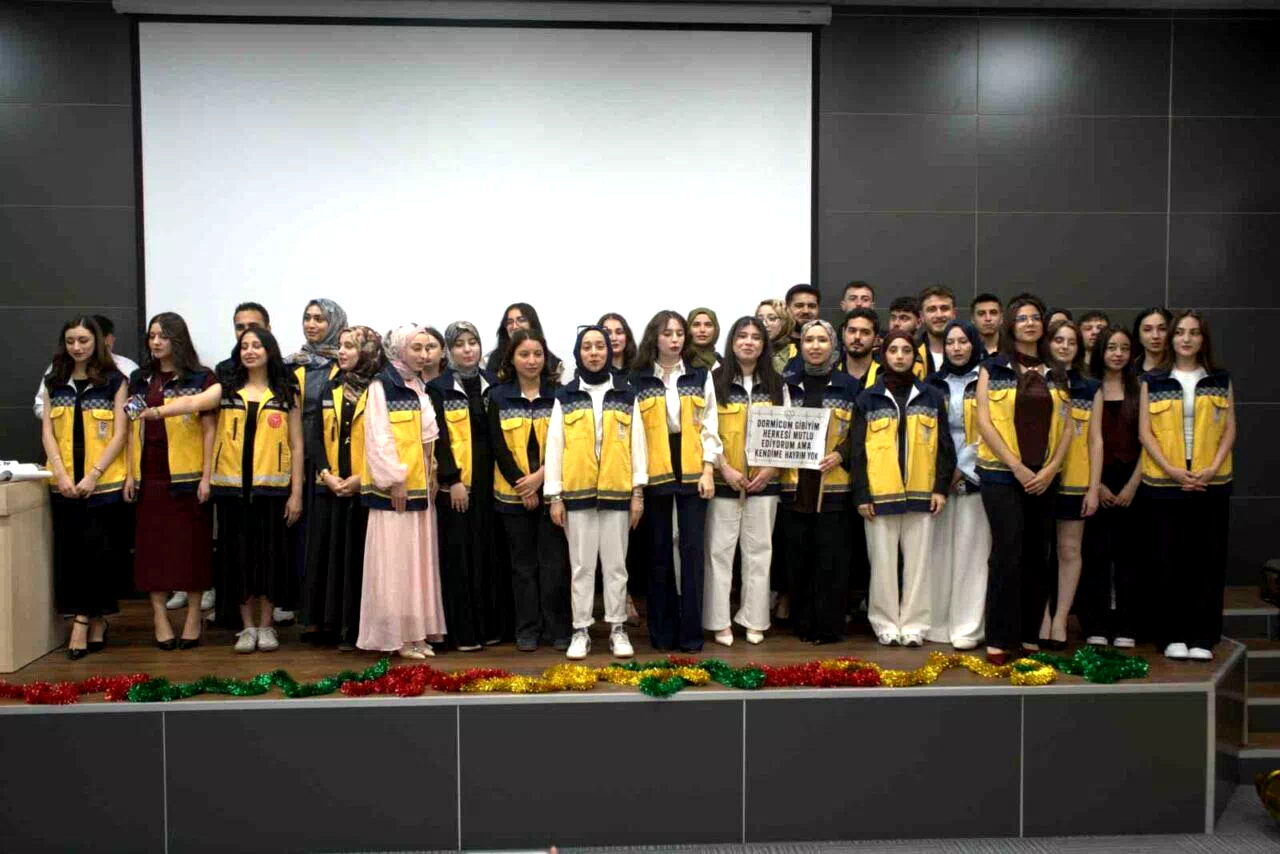 RTEÜ Sağlık Hizmetleri Meslek Yüksek Okulu’nda mezuniyet coşkusu
