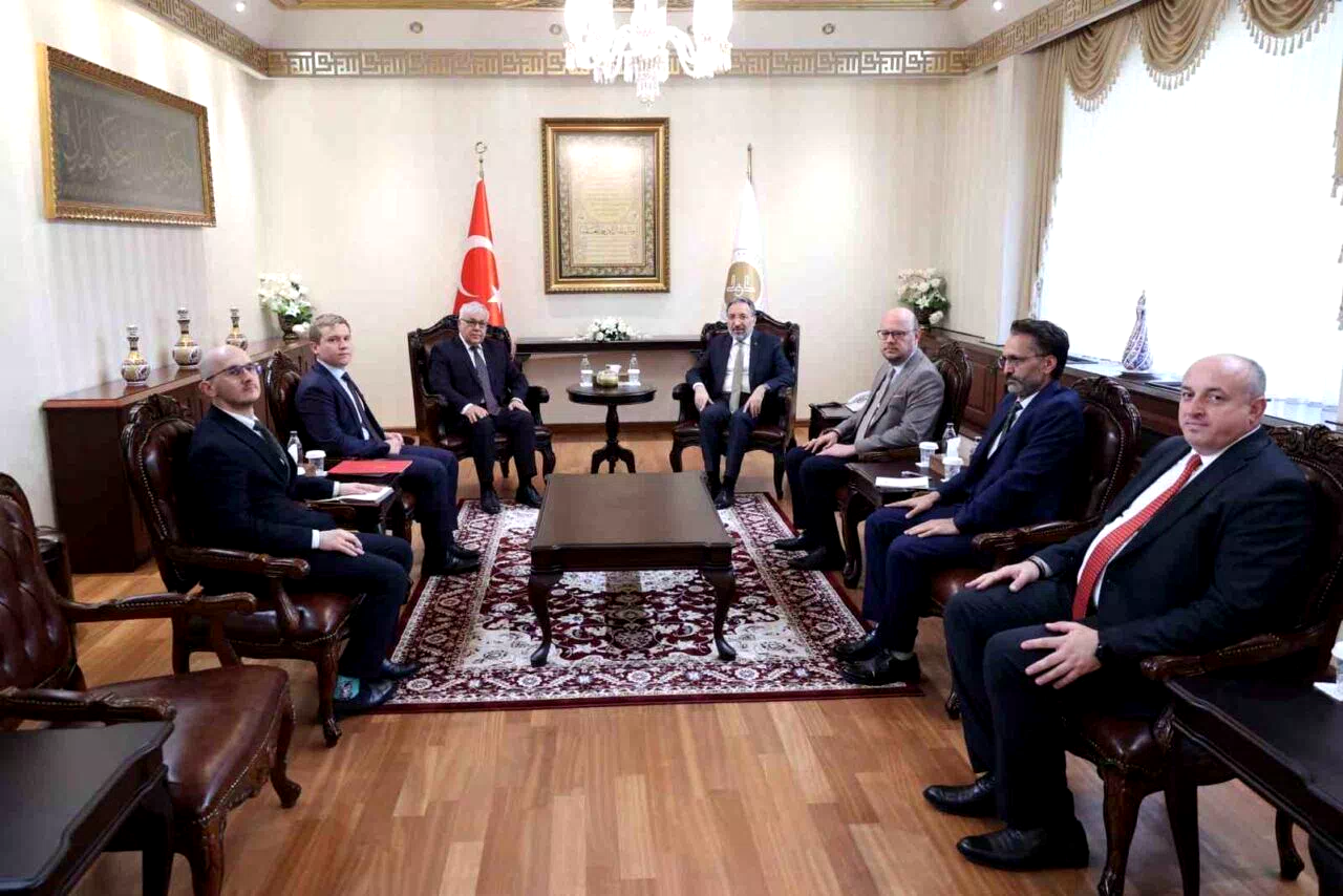 Rusya’nın Türkiye Büyükelçisi Vershinin, Diyanet İşlere Başkanı Arpaguş ile bir araya geldi