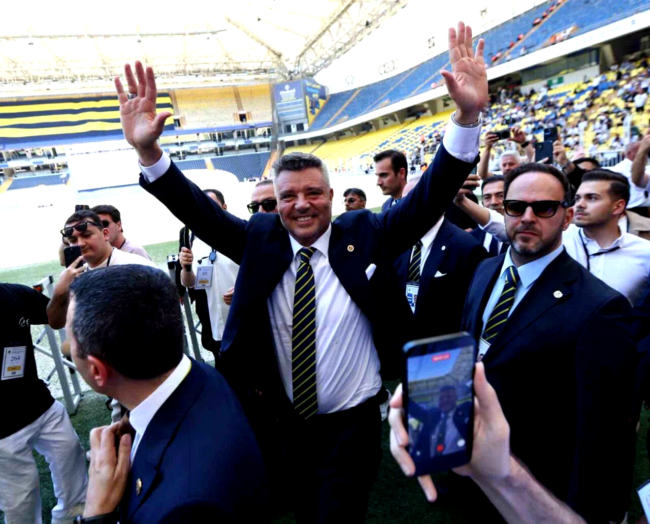 Sadettin Saran’a kongre üyelerinden destek