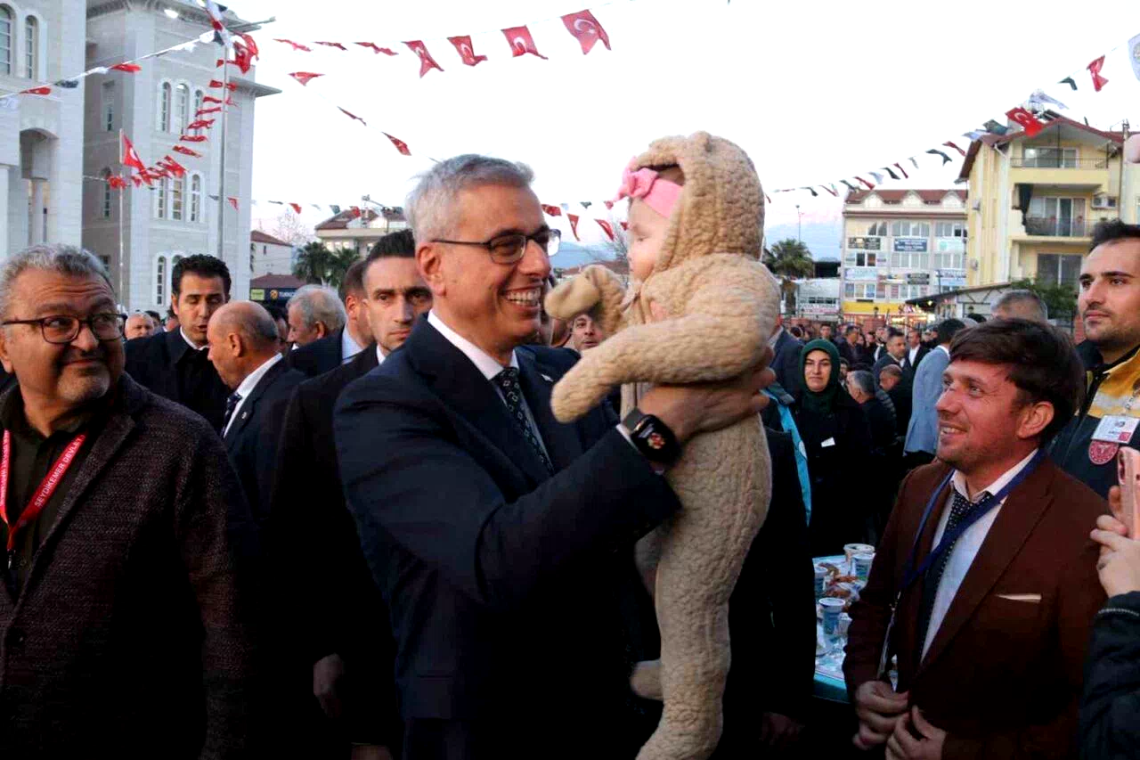 Sağlık Bakanı Memişoğlu: “Cumhurbaşkanımız Recep Tayyip Erdoğan’ın liderliğinde gece gündüz demeden halkımıza hizmet etmeye çalışıyoruz”