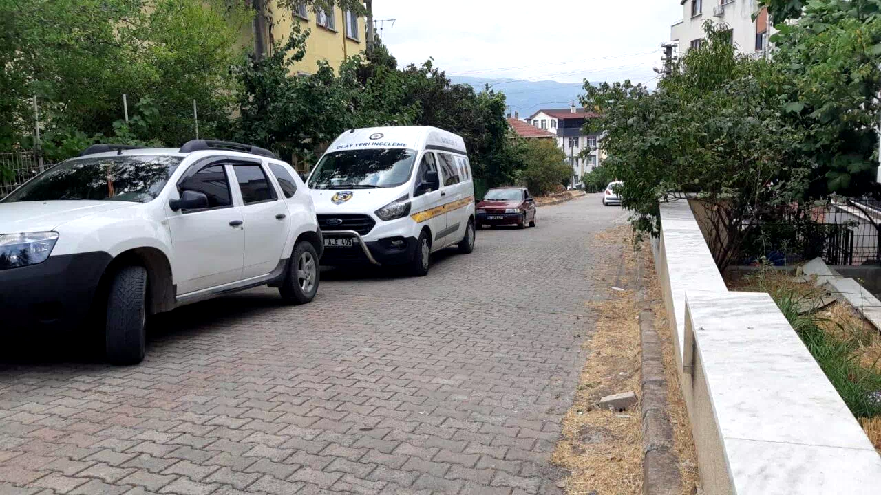 Sağlık çalışanı evinde ölü bulundu