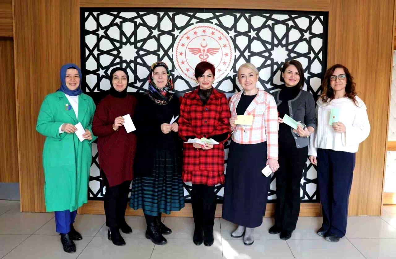 Sağlık çalışanlarına mektuplu kanser tarama hatırlatması