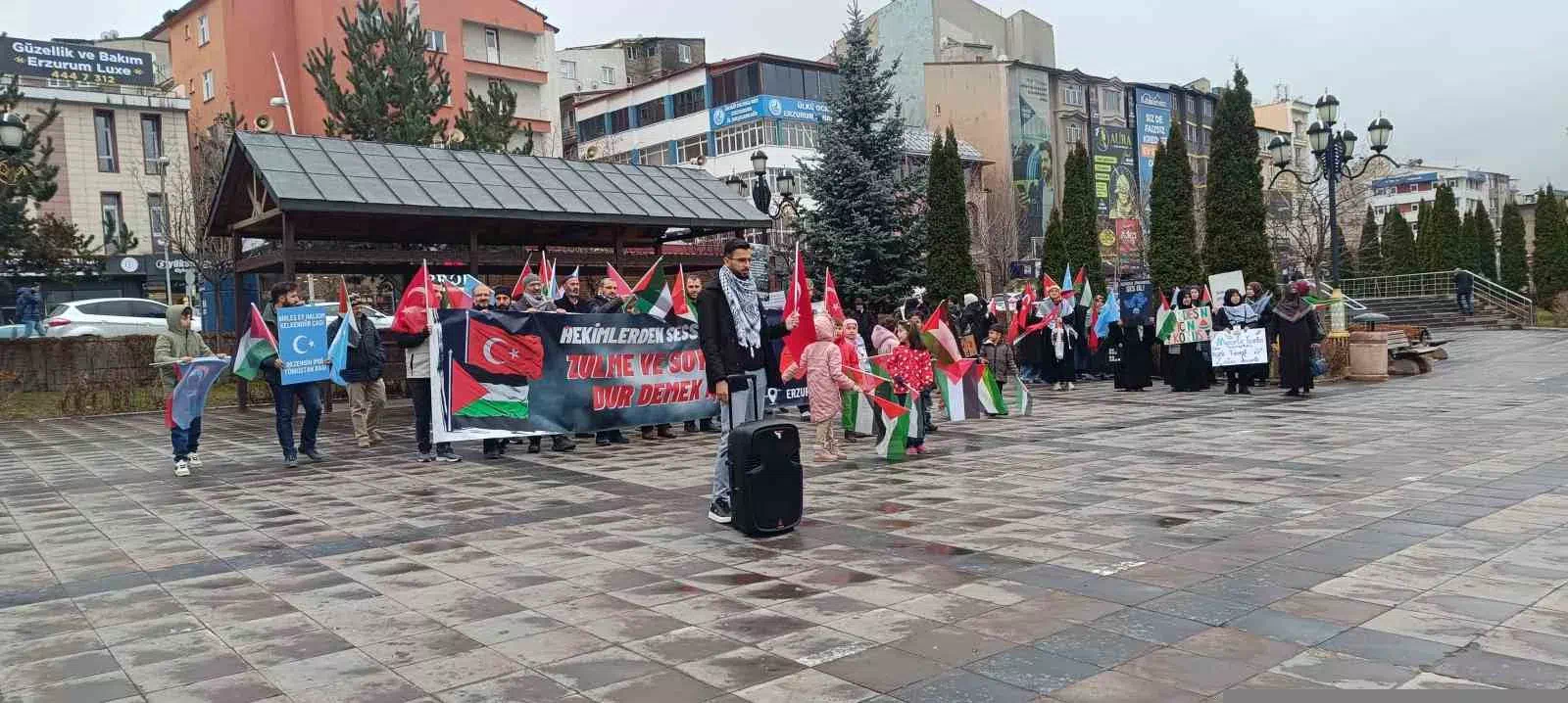 SAĞLIK ÇALIŞANLARINDAN GAZZE PROTESTOSU: ERZURUM’DA YÜRÜYÜŞ DEVAM EDİYOR