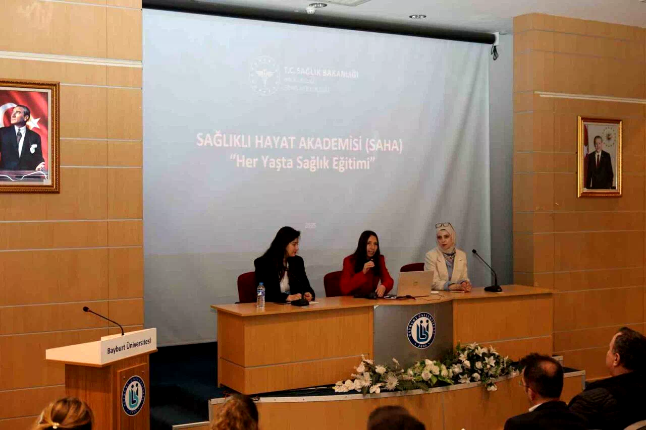 Sağlıklı Hayat Merkezi hizmetleri hemşirelik öğrencilerine tanıtıldı