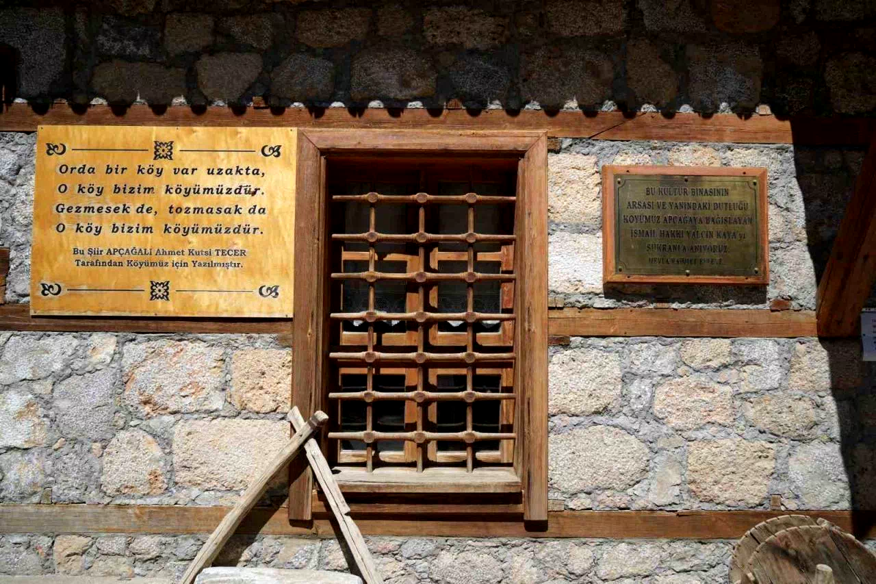 Şair Tecer’in köyü, gezginler ve fotoğraf tutkunlarının ilgisini çekiyor