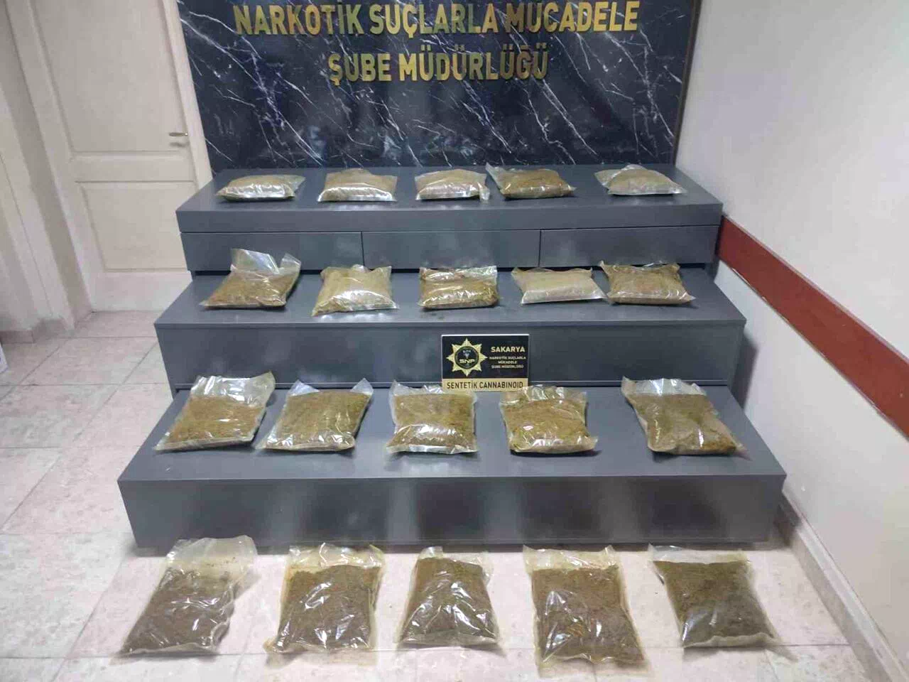 Sakarya’da 18 kilo uyuşturucu yakalandı, 4 şüpheli gözaltına alındı