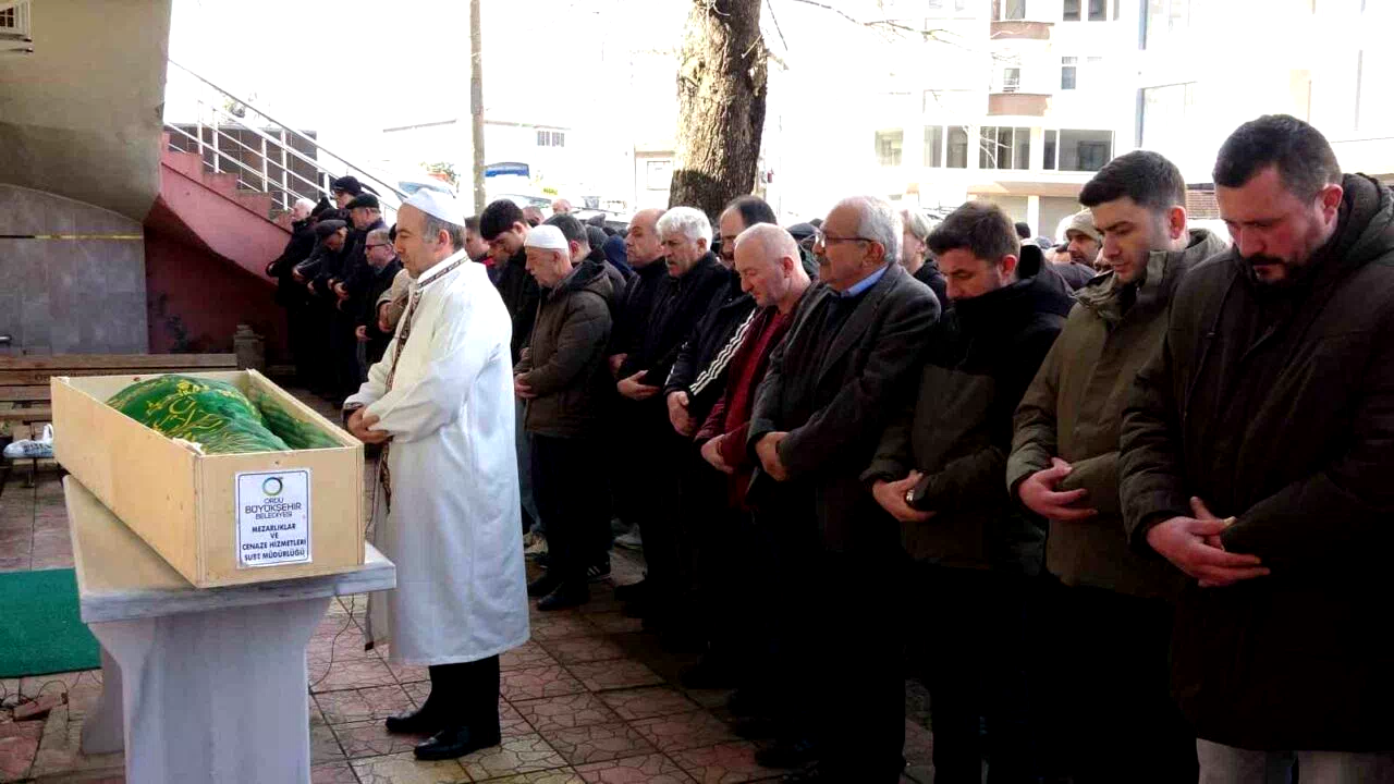 Sakarya’da cesedi bulunan balıkçı Ordu’da toprağa verildi