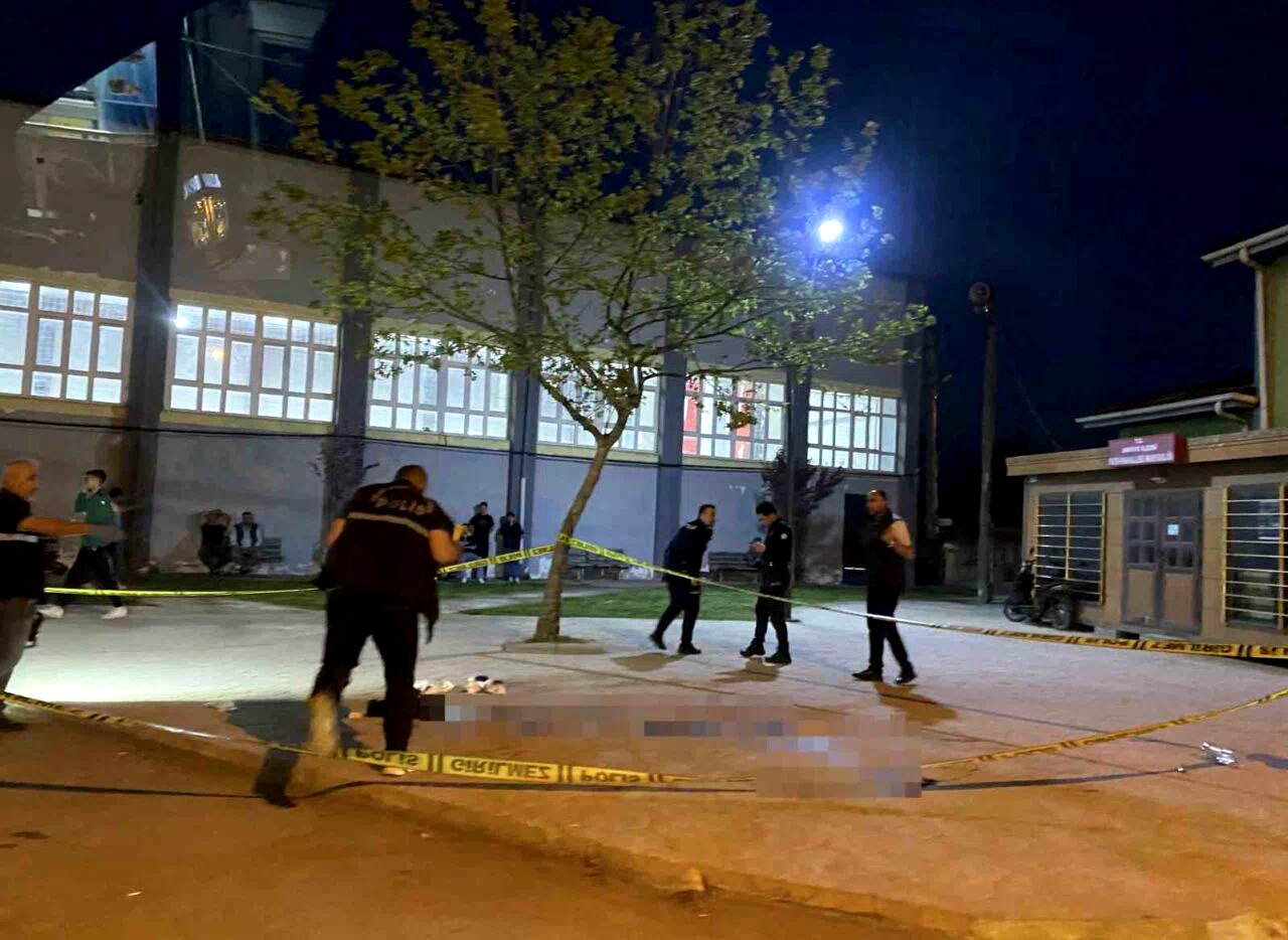 Sakarya’da küfürleşme kavgasında kan aktı: 15 yaşındaki çocuk, 17 yaşındaki çocuğu bıçakladı