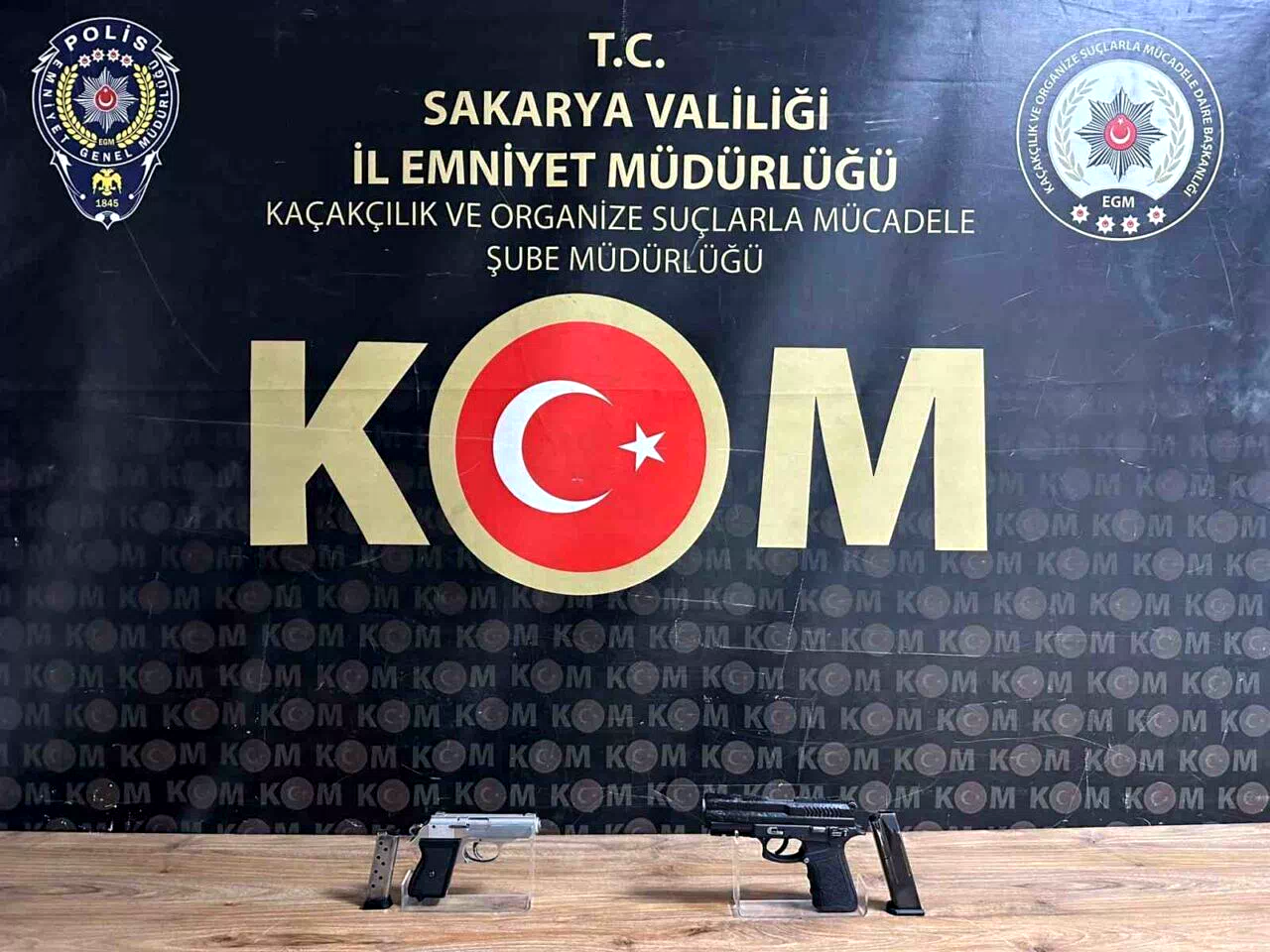 Sakarya’da silah kaçakçılığına darbe: Çok sayıda silah ve mühimmatı ele geçirildi, 4 gözaltı