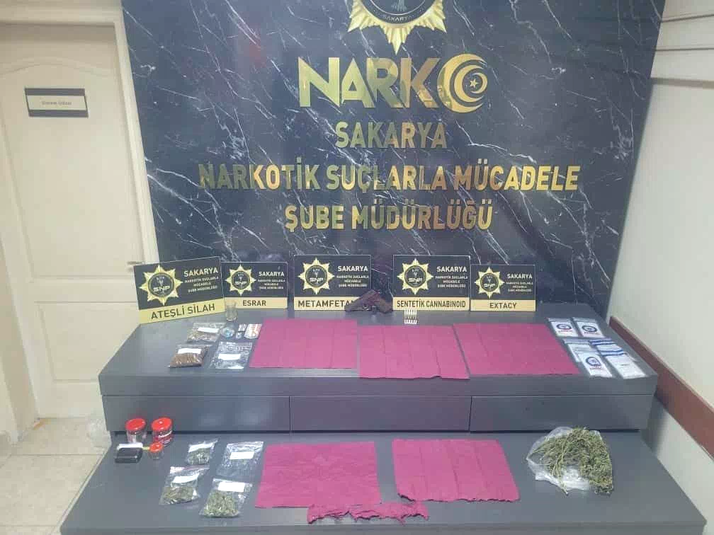 Sakarya’da uyuşturucu operasyonu: 10 gözaltı