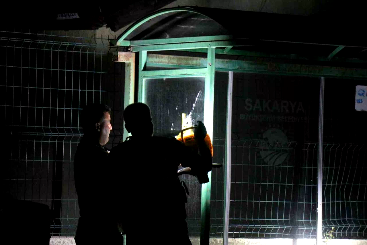 Sakarya’daki kanlı geceden detaylar: “Kız yeğene laf atma” iddiası, silahlı kavgaya dönüştü