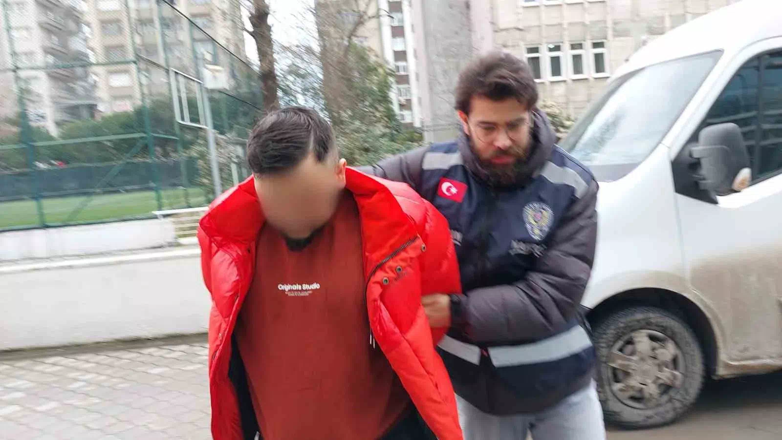 SAMSON’DA POLİSTEN 4 BİN 816 SENTETİK ECZA VE RUHSATSIZ TABANCA OPERASYONU: 1 TUTUKLAMA