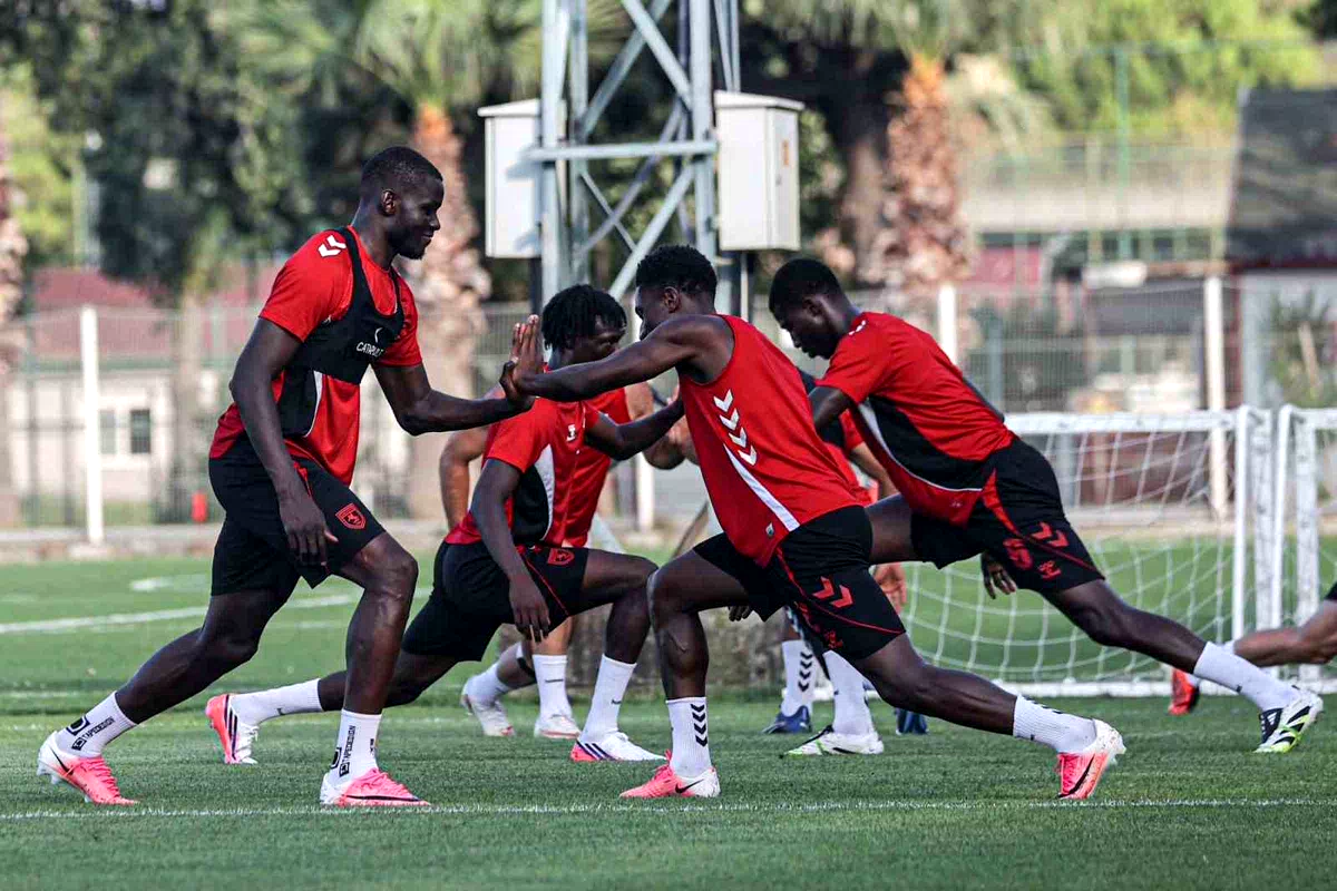 Samsunspor, Çaykur Rizespor karşısında 3 puanla tanışmak istiyor