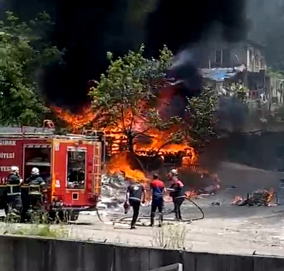 Sanayi sitesinde korkutan yangın