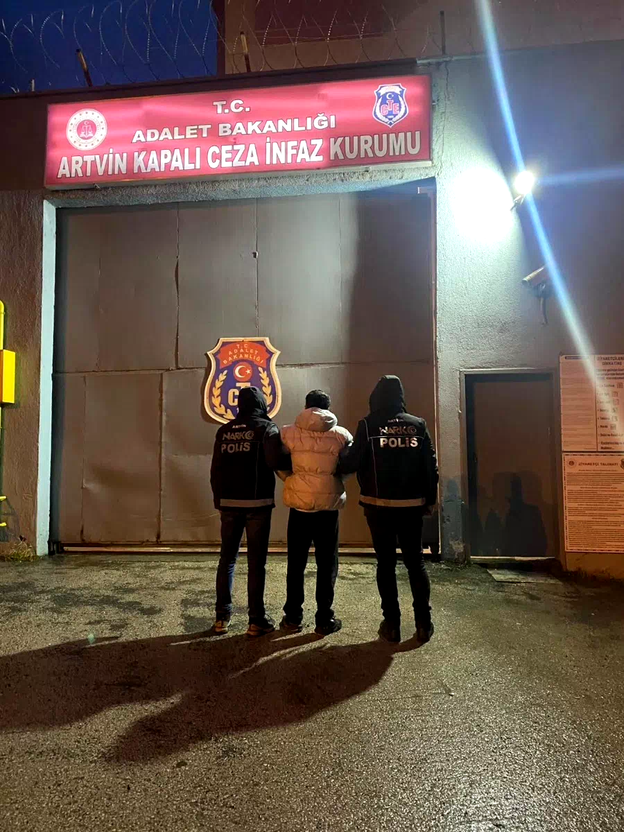 Sarp Sınır Kapısı’nda 1 milyon TL değerinde kokain ele geçirildi