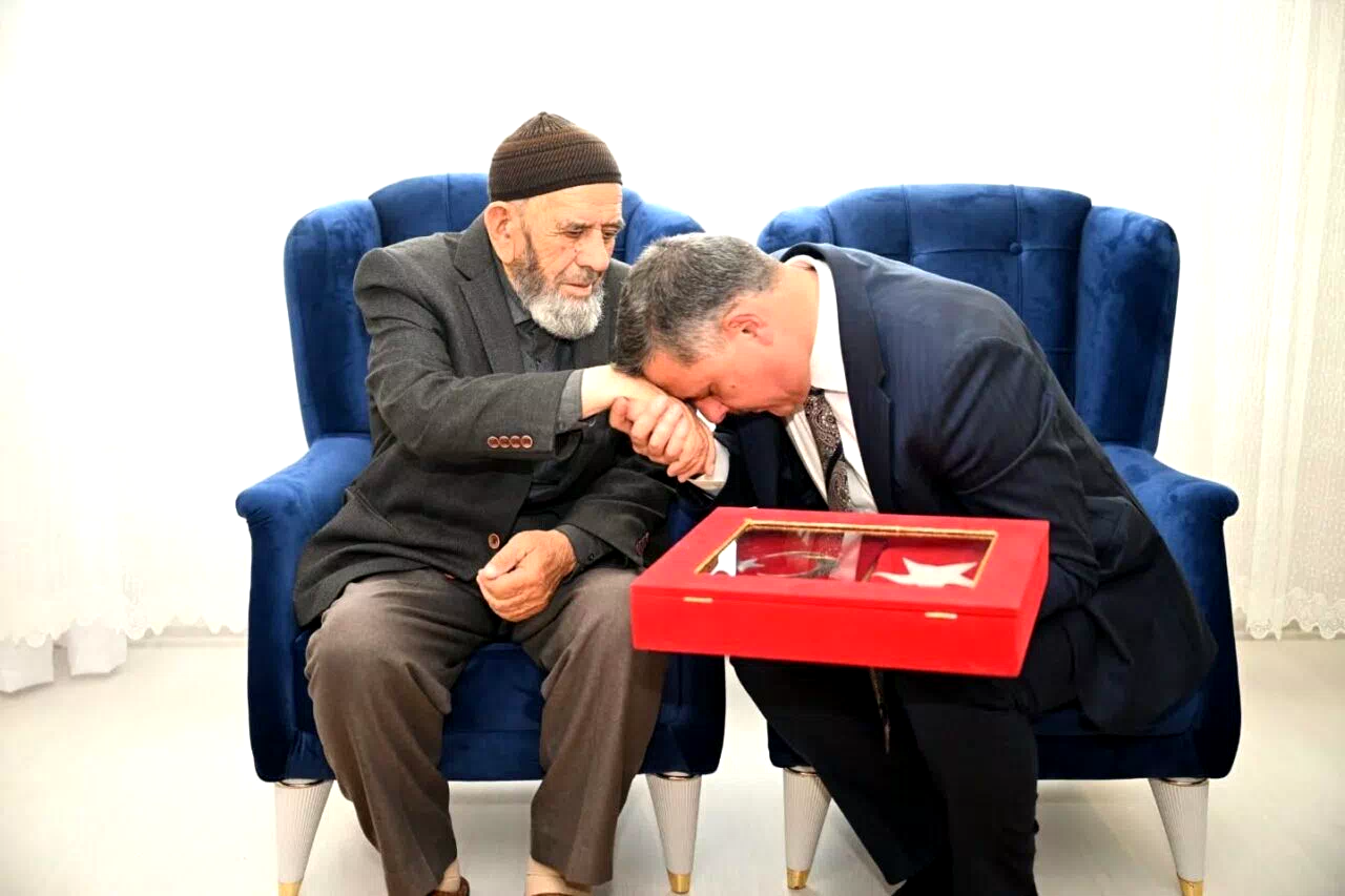 Şehit babasına vefa