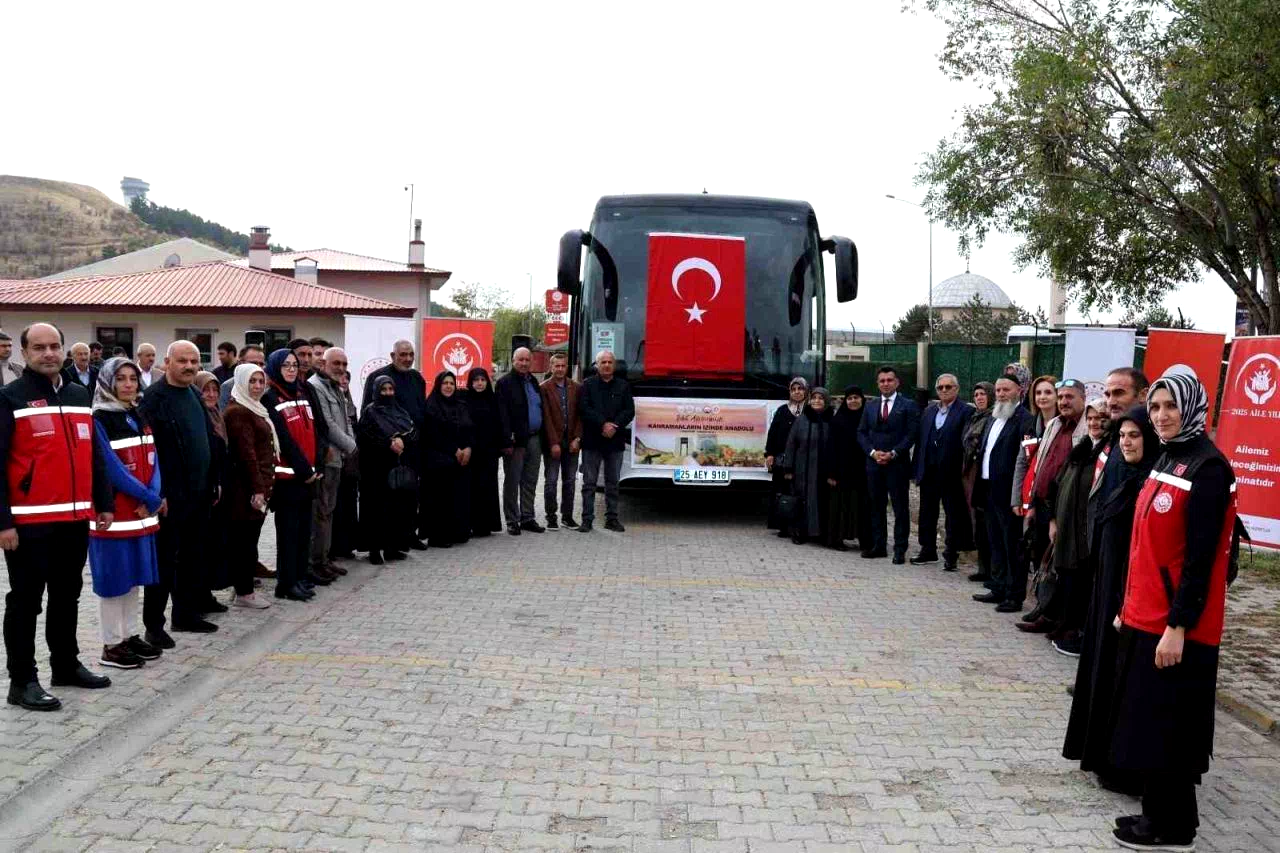 Şehit yakınları “Kahramanların İzinde Anadolu” yolculuğuna uğurlandı