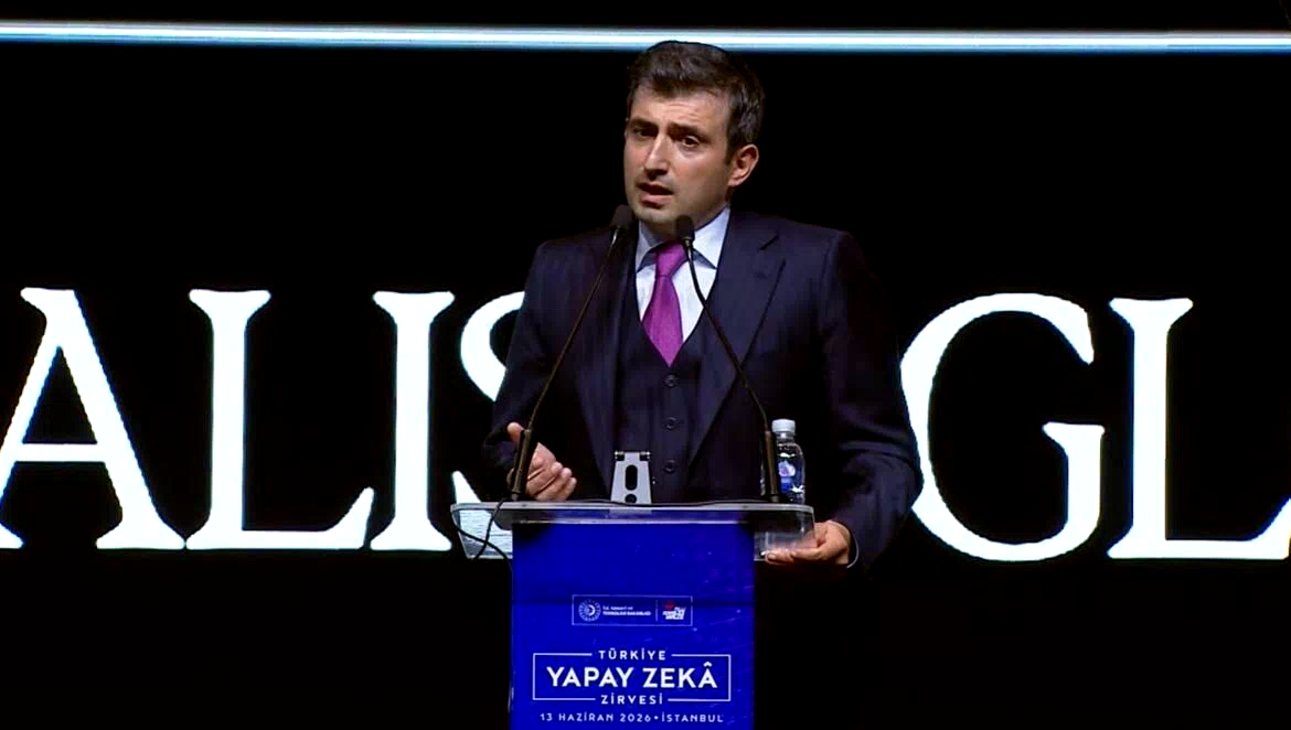 Selçuk Bayraktar: “Gayemiz, insanın makineleştiği değil teknolojinin insana hizmet ettiği adil bir dünya inşa etmek”