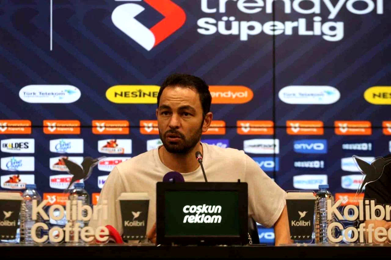 Selçuk İnan: “Hakemler maçı değil, kaos ortamını yönetmeye, dengelemeye çalışıyor”