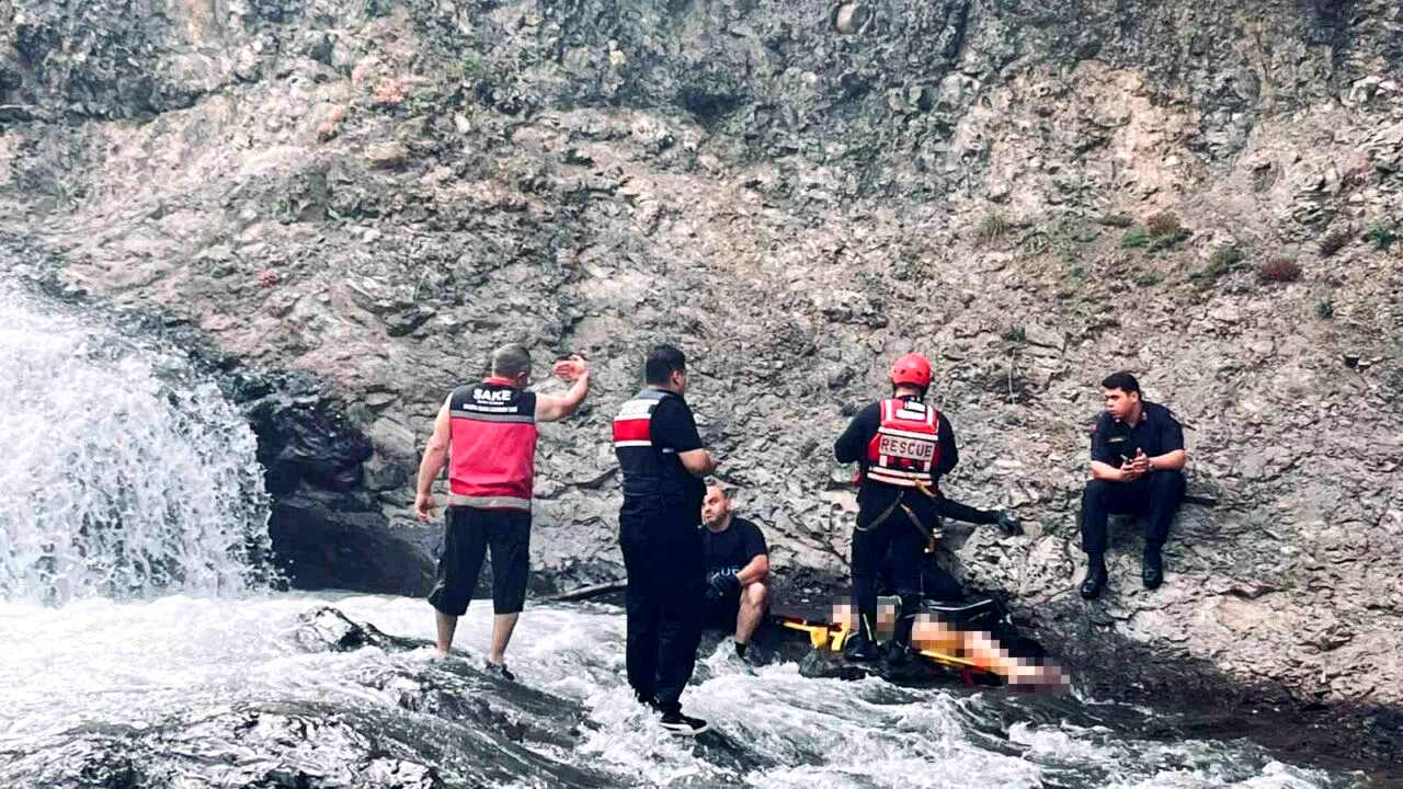 Serinlemek için girdiği derede akıntıya kapılan gencin cansız bedenine ulaşıldı