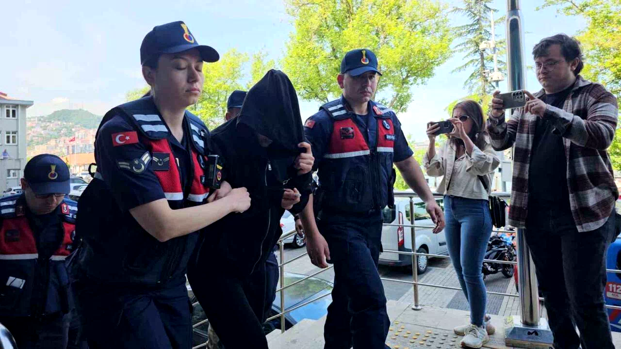 Sevgilisi için ’bıçaklandı’ ihbarında bulunan kadın tutuklandı