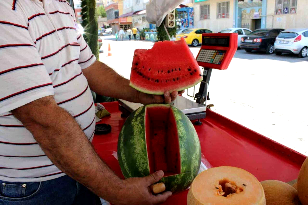 Sıcaklar vatandaşı sulu meyvelere yönlendirdi