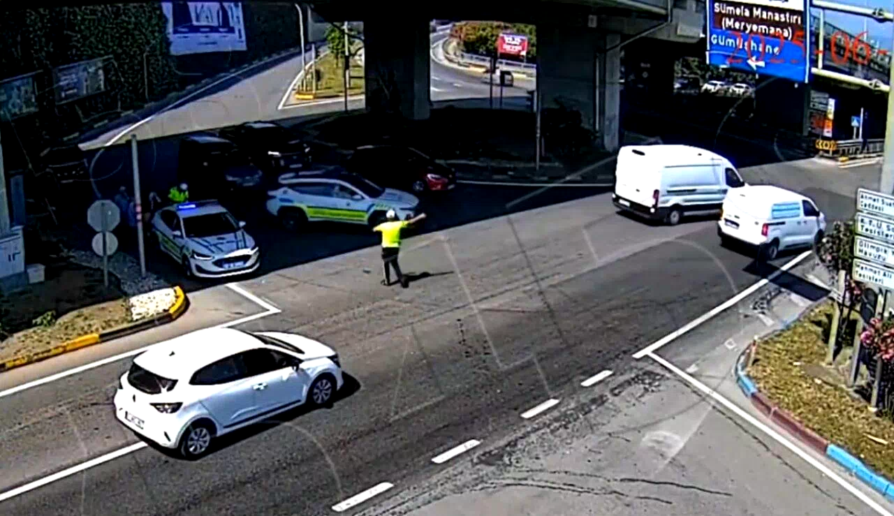 Sınava geç kalan öğrencilerin yardımına polis ekipleri yetişti