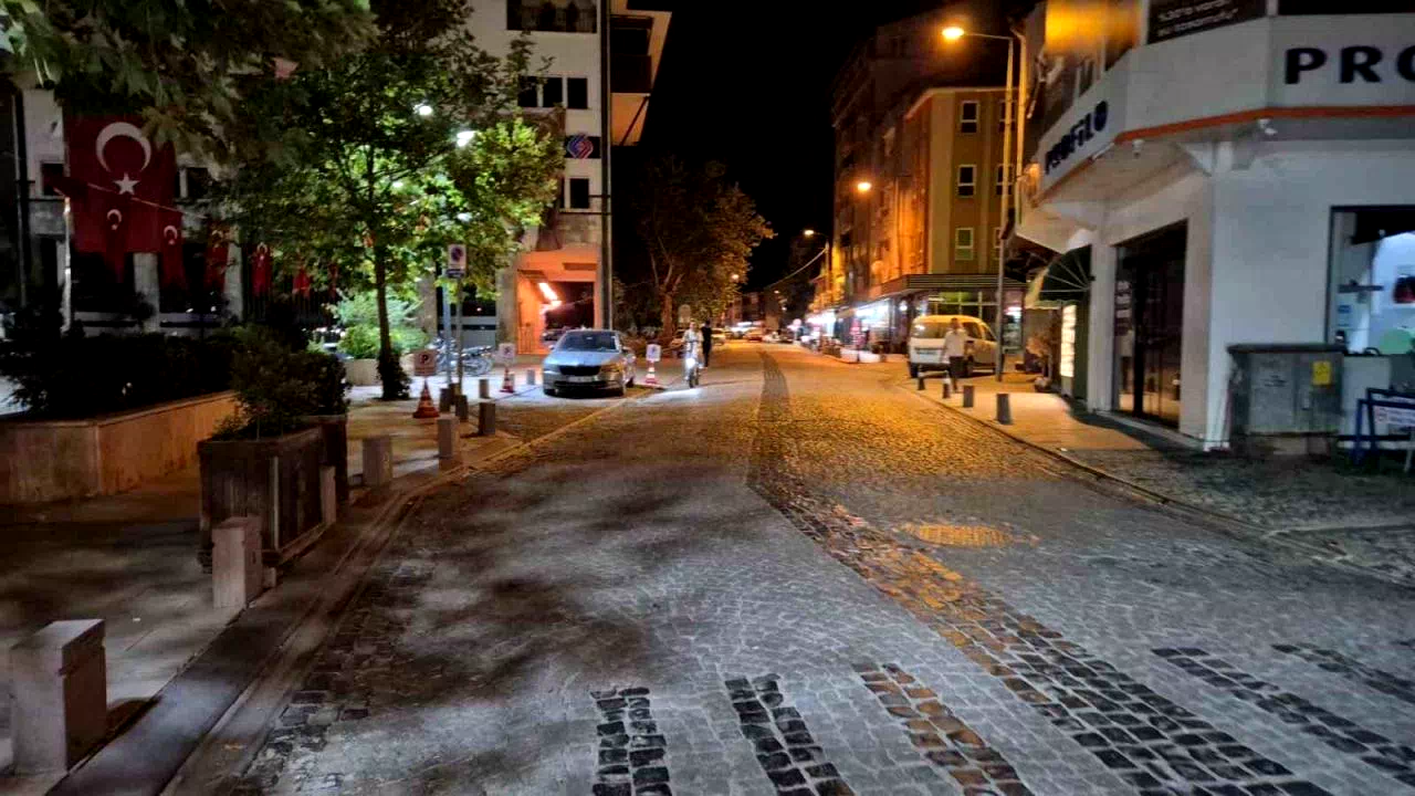 Sındırgı’da 4 büyüklüğünde deprem