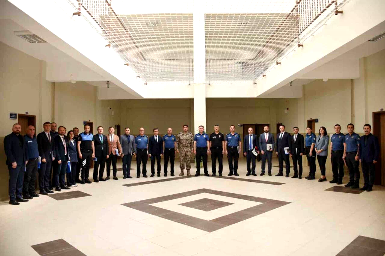 Sınır ötesinde görevlendirilen polisler uğurlandı