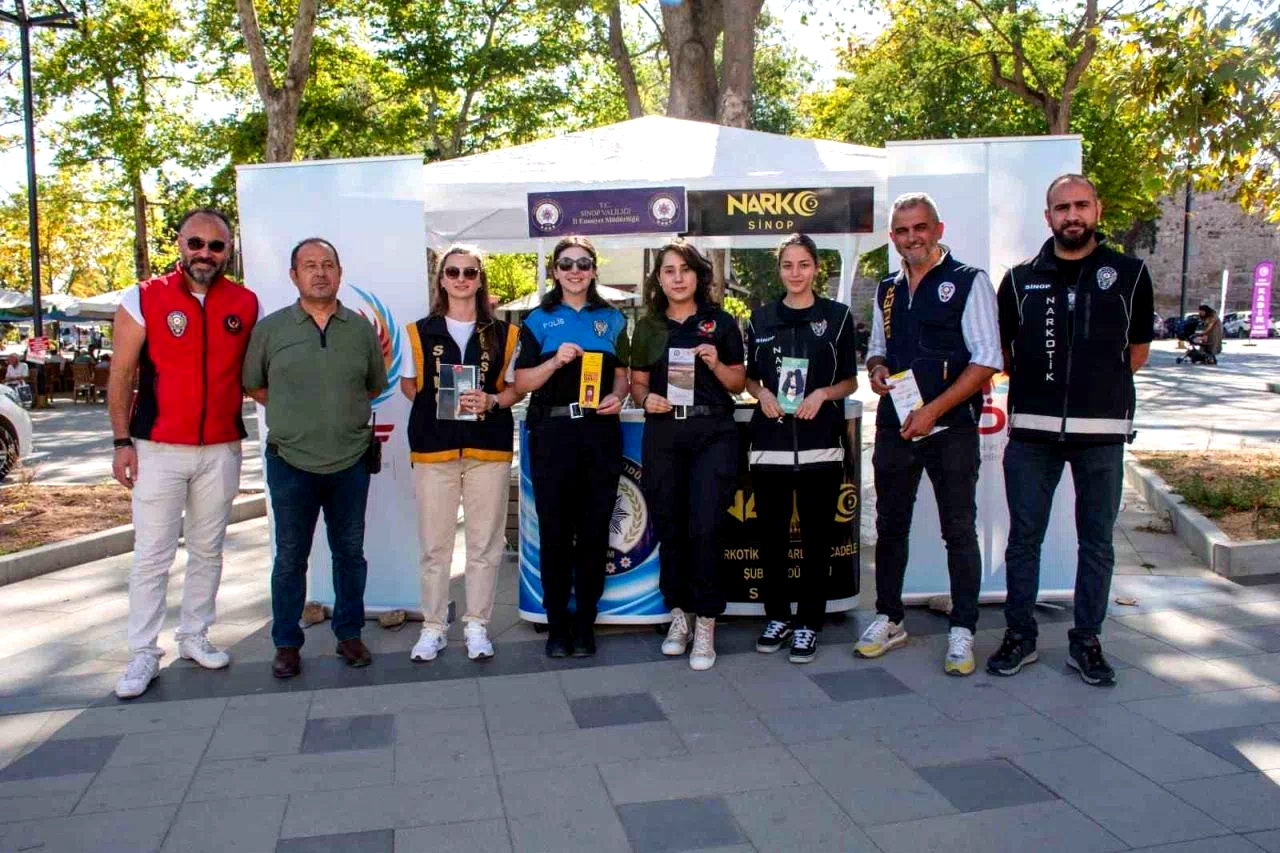 Sinop’ta polis ekiplerinden halkı bilinçlendirme çalışması