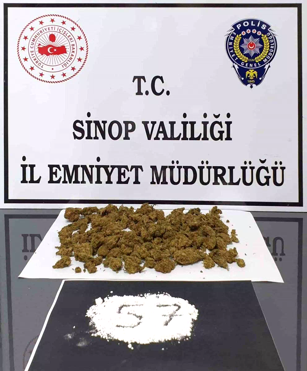 Sinop’ta skunk, kokain ve metamfetamin ele geçirildi