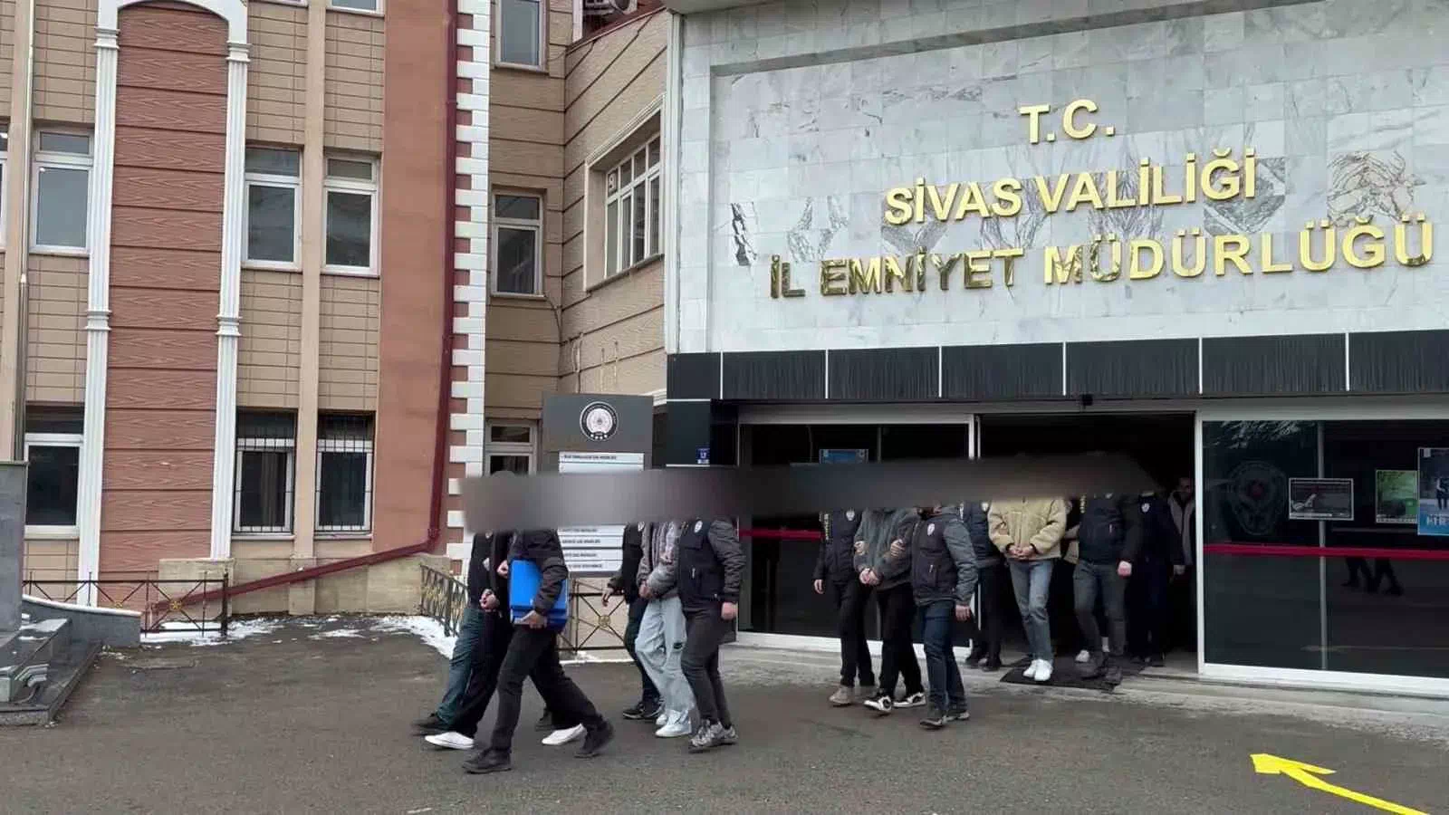 Sivas merkezli operasyonda 7 şüpheli yakalandı.