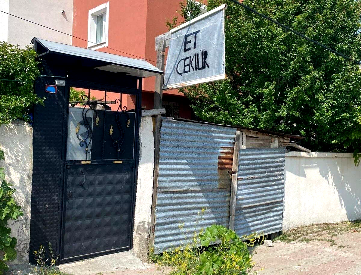Sivas’ta et çeken, ruhsatsız 100 işletmeye ceza kesildi