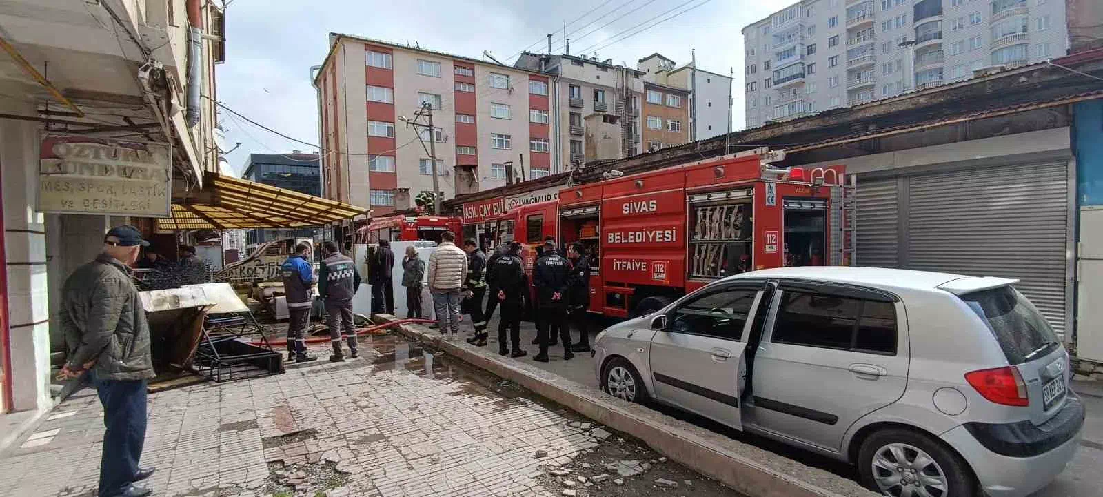 SİVAS’TA EV EŞYASI SATAN İŞ YERİNDE YANGIN ÇIKTI, EŞYALAR KULLANILAMAZ HALE GELDİ.