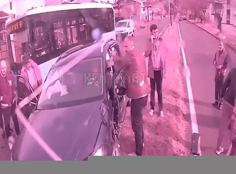 Sivas’ta Halk Otobüsü Kazası Kameralara Yansıdı